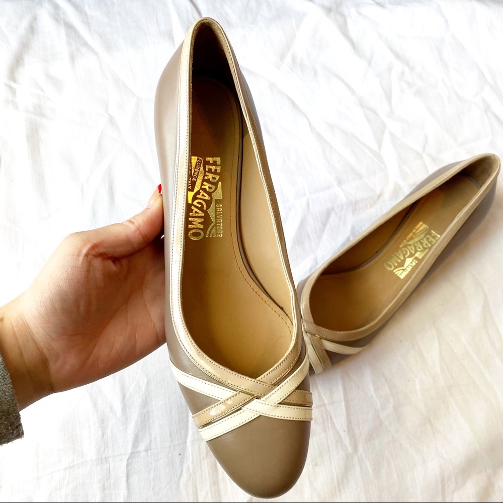 SOLD Salvatore Ferragamo GAMY Flats Size 8.5 - Picture 2 of 13